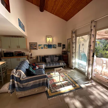 Villa Mini-villa Acces De Pinarello A Pieds Pinarellu (Corsica)